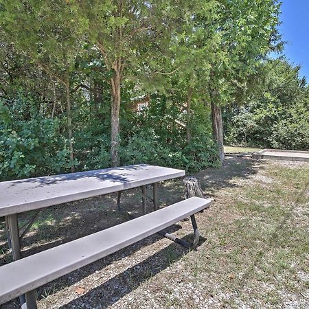 Branson Cabin With Deck Near Table Rock Lake! Bagian luar foto