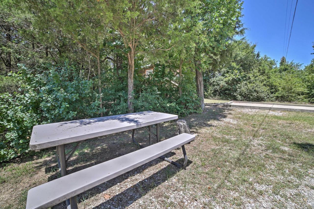 Branson Cabin With Deck Near Table Rock Lake! Bagian luar foto